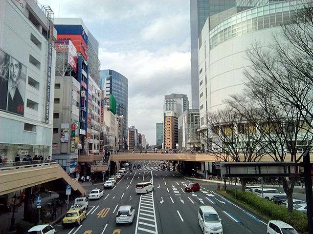Priori 3S LTEで撮影した昼の街の風景(HDRオン)