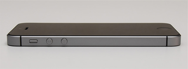 iPhone SE:左側面