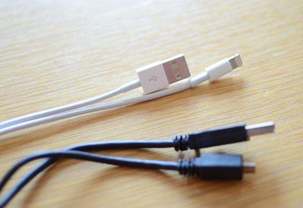 充電ケーブル トラブルの多いもの