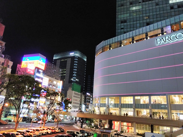 夜に撮影した街の風景(HDRオン)