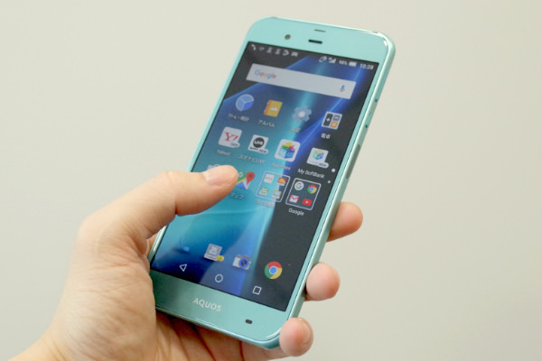 AQUOS Xx3 前面
