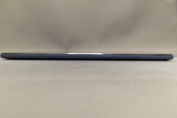 本体右側面