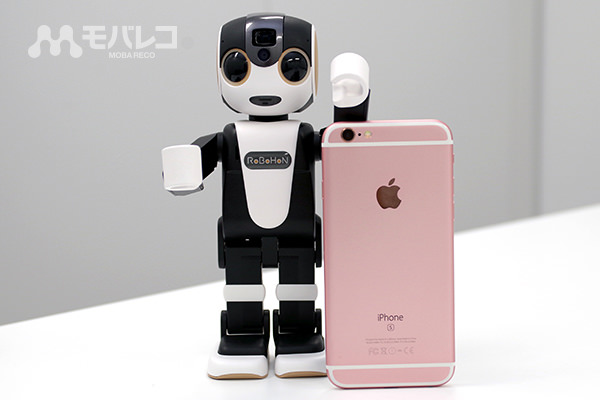 RoBoHoNとiPhone 6sのサイズ比較