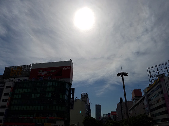 逆光状況での街の景色(HDRオフ)
