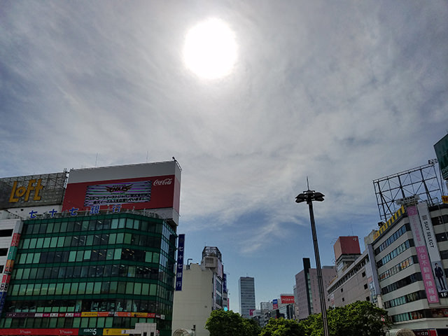 逆光状況での街の景色(HDRオン)