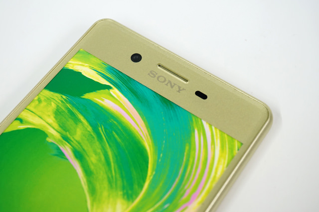 Xperia X PerformanceNFCは、ディスプレイ正面へ移動