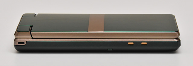AQUOS K SHF33 側面(左)