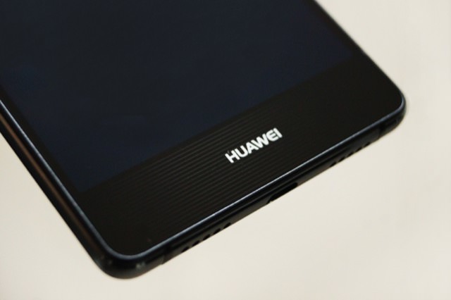 HUAWEI P9 lite:さりげない横線