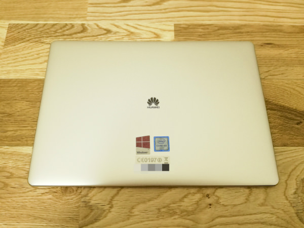 MateBook カメラなしの背面