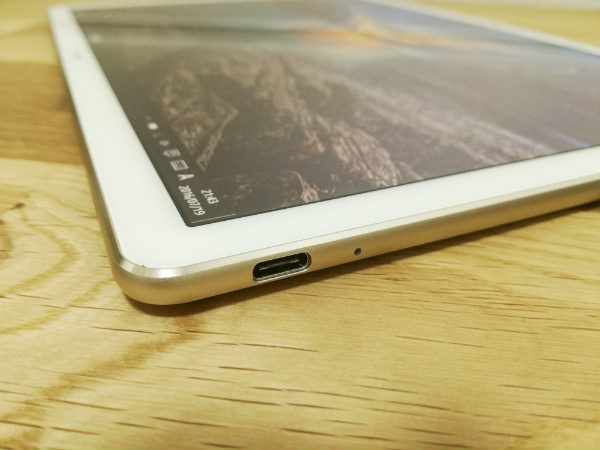 MateBook USB Type-Cポート
