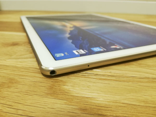 MateBook イヤホンジャックとマイク