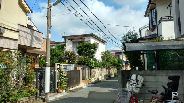 近所の昼間の風景