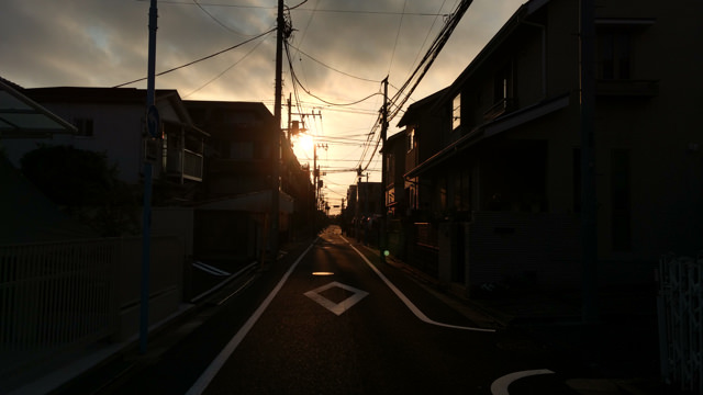 朝日に向かって