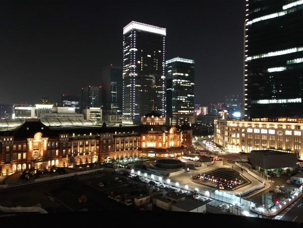 夜の東京駅を撮影