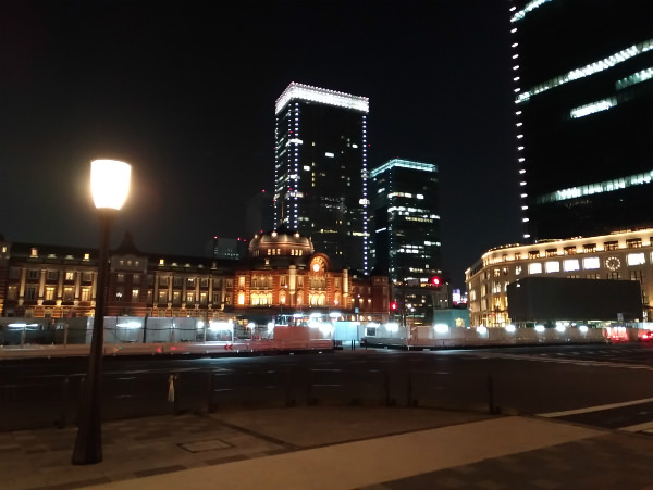 夜の東京駅を撮影