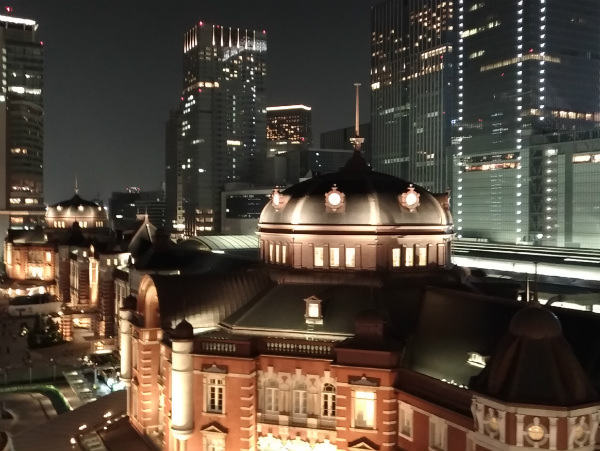 夜の東京駅を撮影