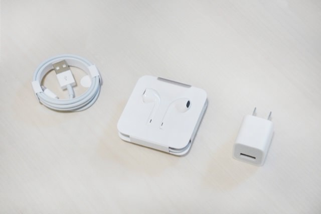 Lightning - USBケーブル・EarPods with Lightning Connector・USB電源アダプタ