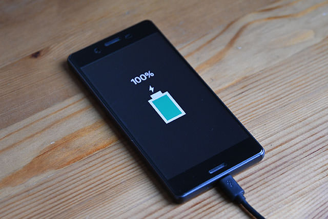 バッテリーを満充電に
