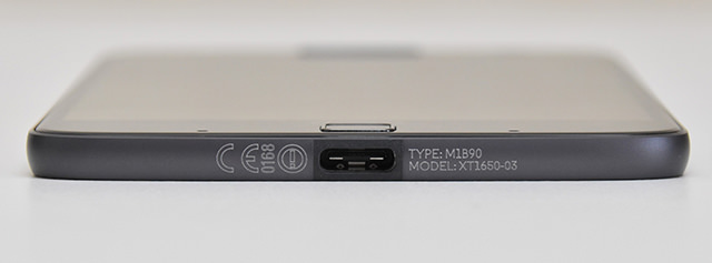 側面(下):外部入出力用の端子はUSB Type-Cひとつのみ
