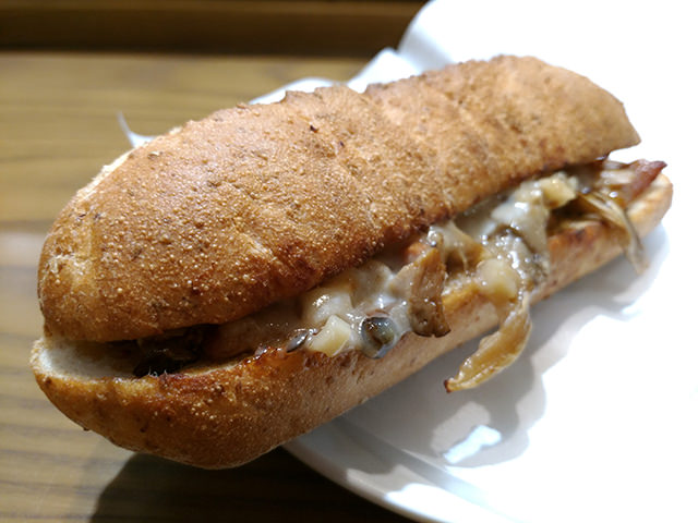 オートで撮影したがとろけたチーズの艶感もしっかりと記録