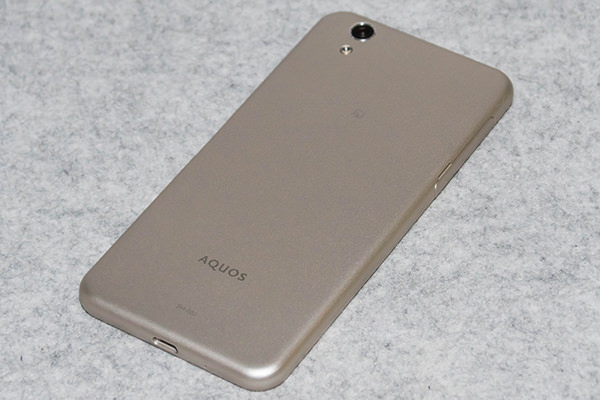 AQUOS EVER SH-02J:背面