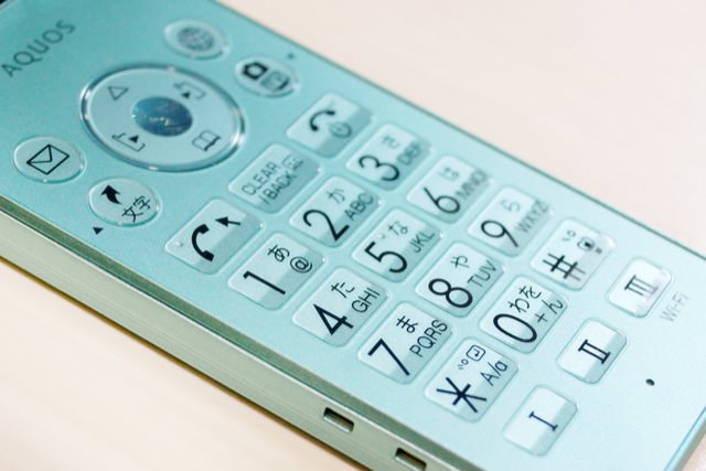 AQUOS ケータイ2:テンキー