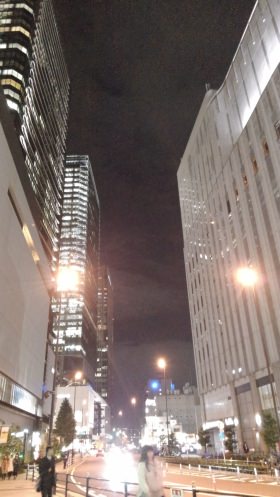 暗い場所ではノイズが多くなる