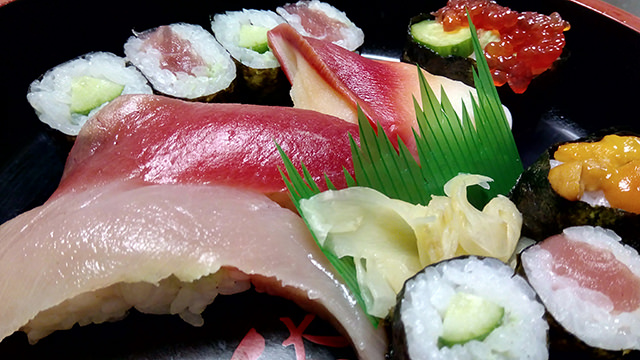 食べ物を撮影しても寒暖色のクセはなく、無難にとれる印象だった