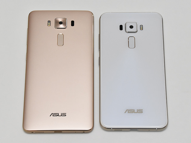 ZenFone 3 Deluxe 5.5インチ(左)とZenFone 3(右)