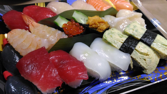 握り寿司を撮影、色味は特に問題ない