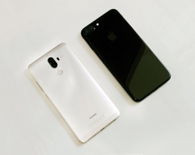 iPhone 7 Plusと同じくらいのサイズ