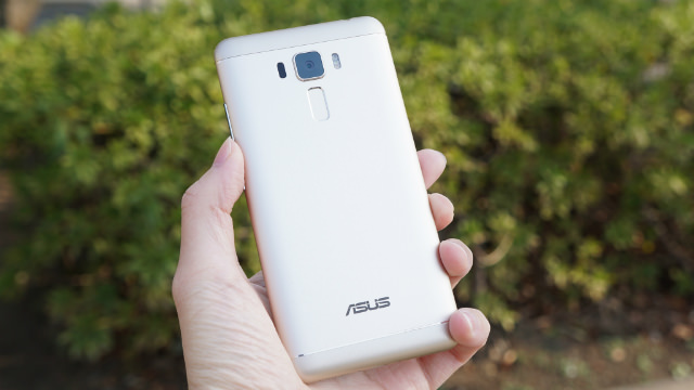 アルミの使用率が高いZenFone 3 Laserが上質