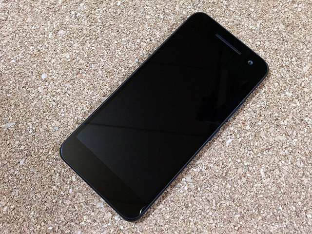 ベゼルが細くスッキリとした見た目