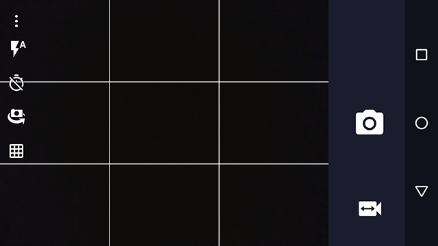 カメラのUIはすっきりしている
