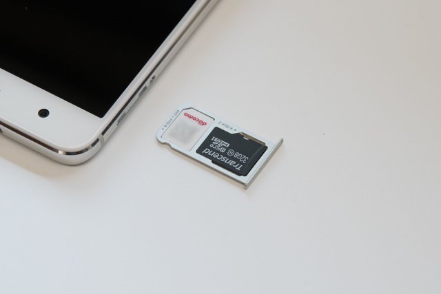 SIMカード+SDカードの場合