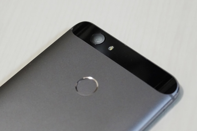 HUAWEI novaのカメラ部分