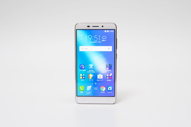ZenFone 3 Laserの前面