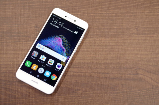 ディスプレイも綺麗に便利機能も多彩なHUAWEI nova lite