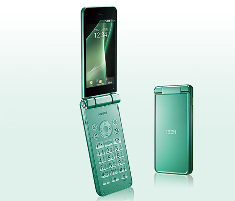 AQUOS ケータイ2