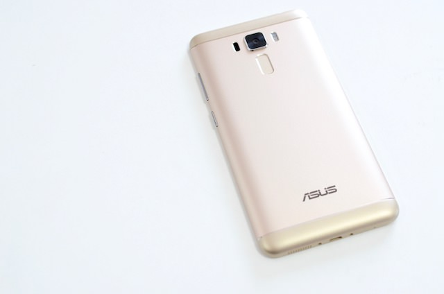 ZenFone 3 Laser 背面