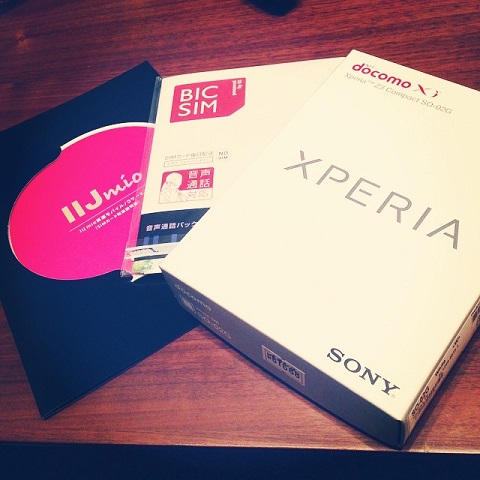 筆者が使っていた「Xperia Z3 Compact」と「BIC SIM」