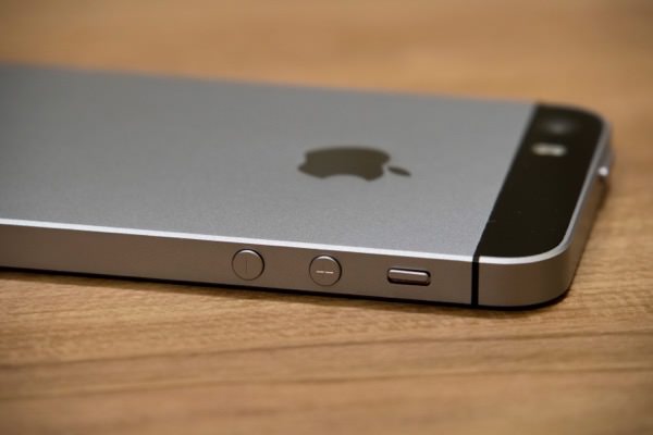 デザインはiPhone 5sを踏襲