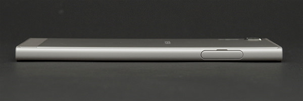Xperia XZs SIM/SDスロット:ウォームシルバー