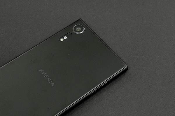 Xperia XZs カメラ:ブラック