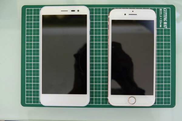 iPhone 7とサイズ感を比較