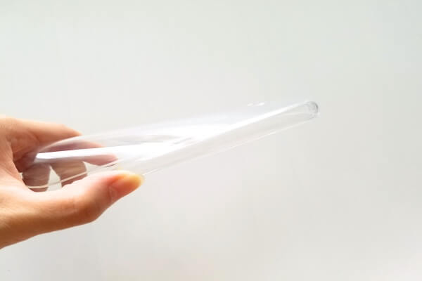 弾力のあるTPU素材を使用