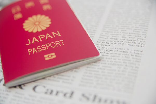 成年・未成年・外国籍と用意しなければばらない書類も変わります