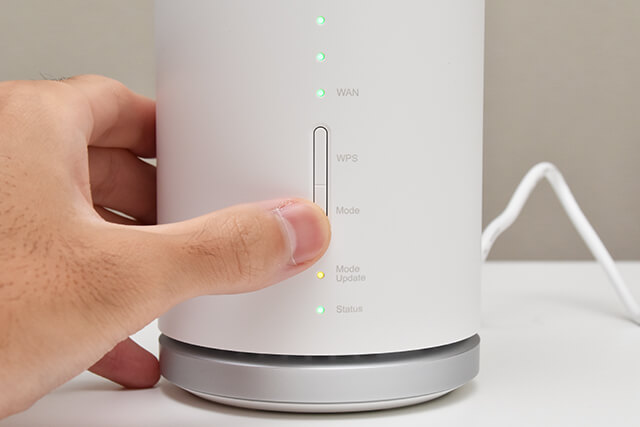 下ボタンを長押しすると通信モードが切り替わる
