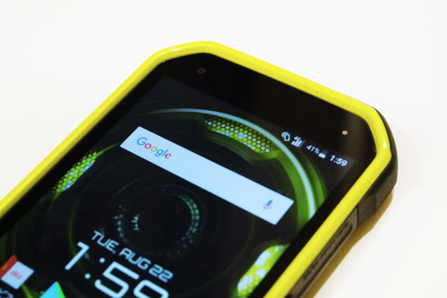 京セラ独自のハイブリッドシールドとスマートソニックレシーバーを搭載