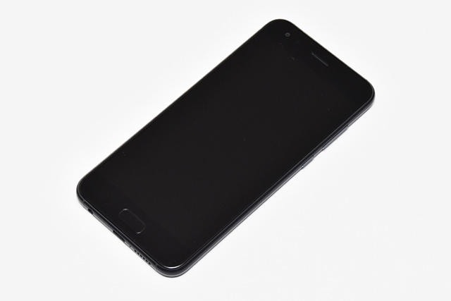 ZenFone 4(本体色:ミッドナイトブラック)